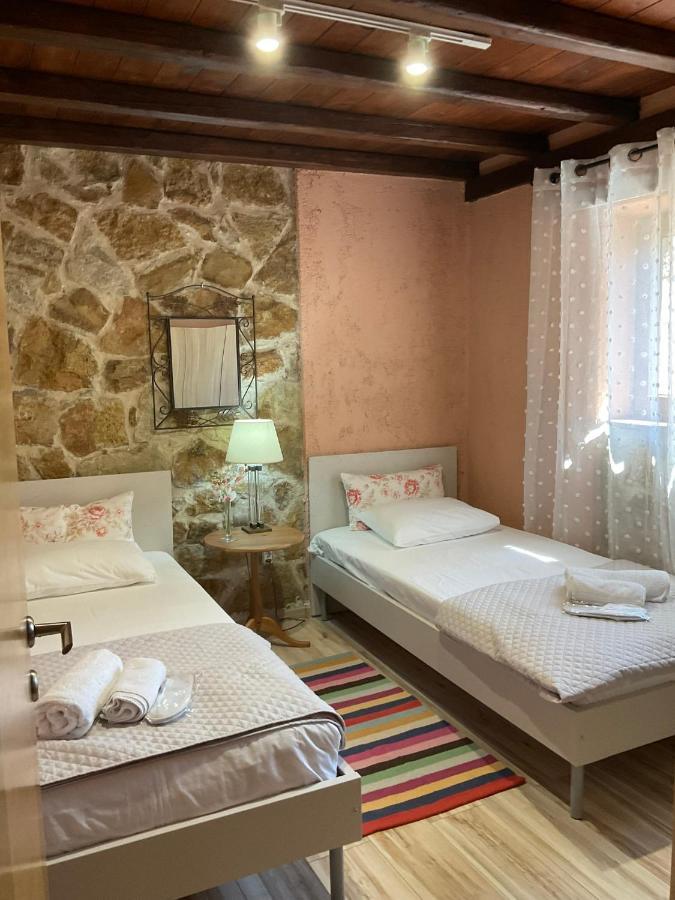 Willa Stonehouse & Casa Al Sole E Al Mare Nea Roda Zewnętrze zdjęcie