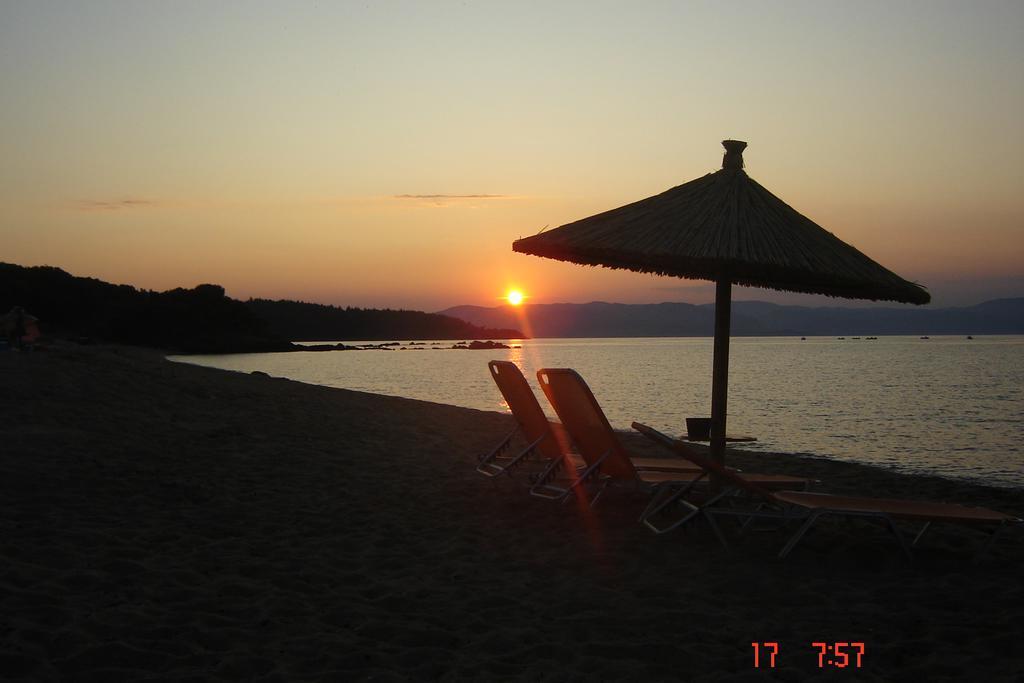 Willa Stonehouse & Casa Al Sole E Al Mare Nea Roda Zewnętrze zdjęcie